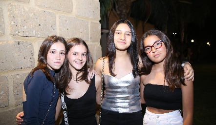  Valentina Cabrera, Marijose Abella,  Isabela Castillo y Romi González.
