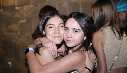  Camila Bustamante y Moni Bahena.