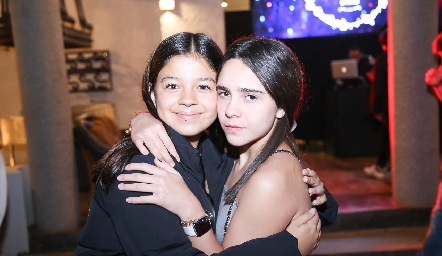 Regina Chavero y Mónica Bahena.