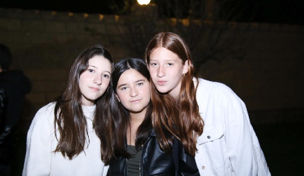 Romina García, Montse Córdova y Natalia Solís.