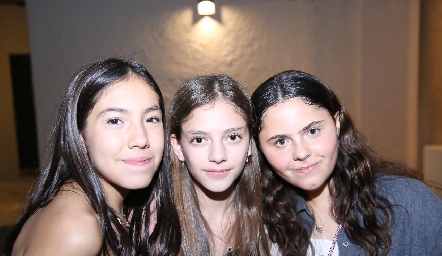  Camila Bustamante, Juliana Septiem y María EmiLía Duque.