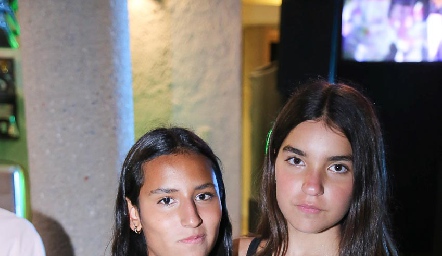  Jimena Montante y Pau González.
