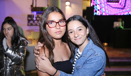  Romi González y Lía Torre.