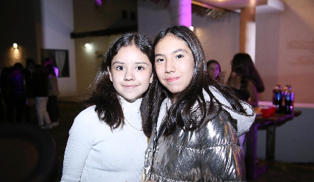  Isabela Navarro y Camila Bustamante.