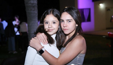  Isabela Navarro y Mónica Bahena.
