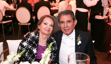 Leticia Rangel y Juan Tobías.