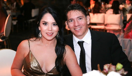 Cynthia Tobías y Mauricio Blake.