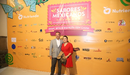  Luis Contreras y Maibet Segura.