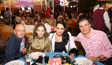  Marcelo Meade, Gaby Cubillas, marily de Tobías y Javier Tobías.