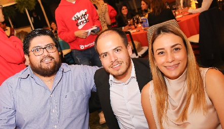  Daniel Cardel, Eliam Misael y Yamilé Armenta.