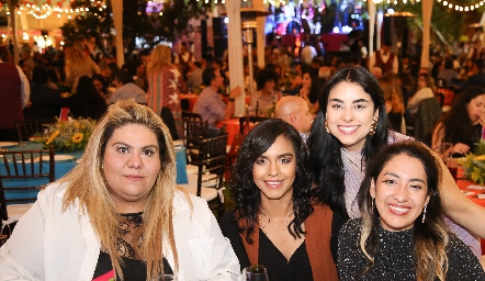  Sara González, Julisa, Eréndira Blanco y Daniela Moreno.
