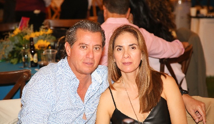  Gustavo y Gaby González.