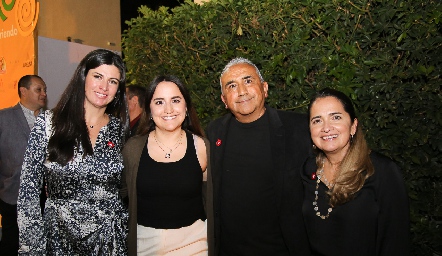  Cecilia Rangel, Fernanda González, José González y Eve Cortés.