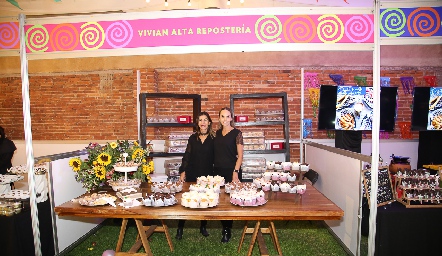  Yuya González y Carla Tacea, Vivian alta reposteria.