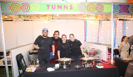  Francisco Angulo, Asael Arellano, Daniela y Carla Gazcón de Tunns.