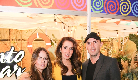  Marianne Velasco, Judith Gómez y Edgardo Martínez.