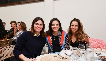 Lucrecia García, Adriana Olmos y Macarena Gómez.