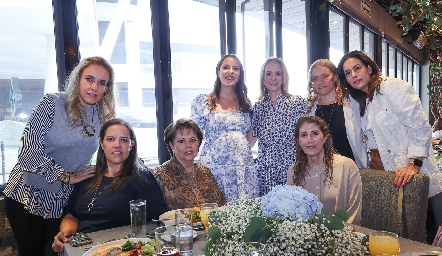  Mónica Torres, Pili Torres, Pilar Ocejo, Tere Ledezma, Claudia Carpizo, Mariana Torres, María José Torres y Mónica Hernández.