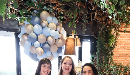  Marina, Tere y Ale.