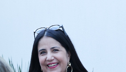  Marisa Medrano.