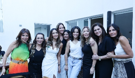  Adriana Rueda, Erika Ramírez, Liliana Soto, Adriana Pedroza, Maru Silos, Anilú Enríquez, Anna Astrid Navarro, Lucía Berrones y Claudia Artolózaga.