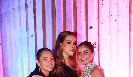  Valentina Sanchez, Mariana Arteaga y María Emilia Díaz.