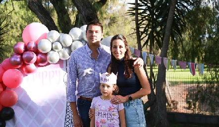  Daniel, Lorena y Daniela Benavente.