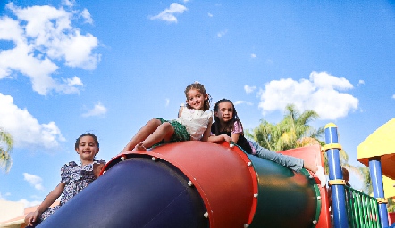  Valeria, María Inés y Pia.