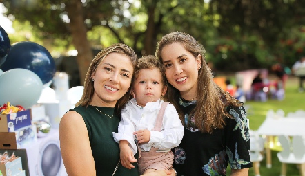  Elizabeth Treviño, Andrés Torres y Mónica Torres.