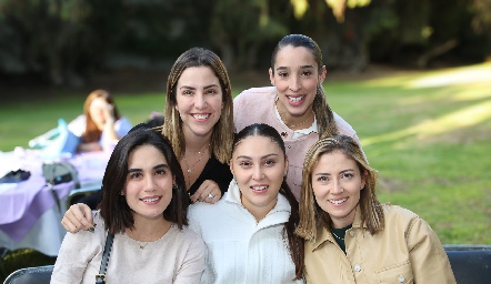  Mariana Rodríguez, Lili Medina, Elizabeth Treviño, Marijó Ascanio y PauRobles.