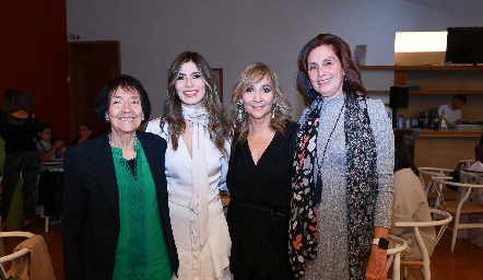  Bertha Guerrero de Córdova, Ana Sofía Muñiz, Cristina Córdova y Martha Ocaña.