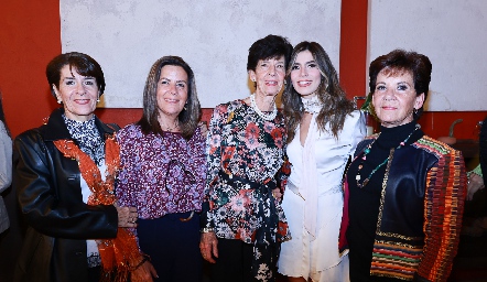  Cuata Muñiz, Martha Elena Muñiz, Lety Muñiz, Ana Sofía Muñiz y Mercedes Muñiz.