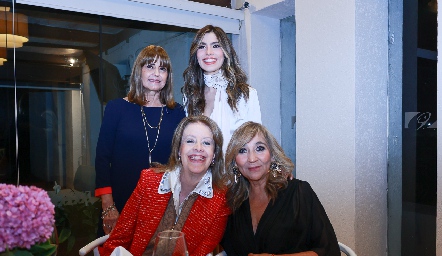  Isa, Ana Sofía Muñiz, Bety y Cristina Córdova.