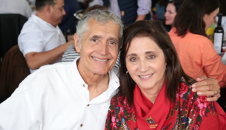 Poncho Aguilar y Lourdes Rodríguez.