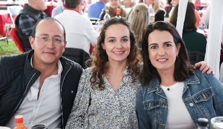 Juan Pablo Moreno, Irelda Quiroga y Sandra Villasuso.