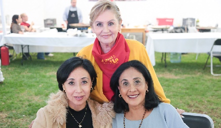 Mónica Castillo, Mayra Castillo y Mari Nieto.