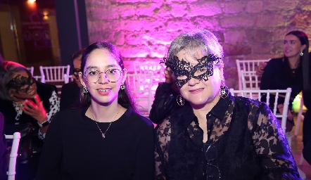  Paulina Alfaro y Celina Pérez. 