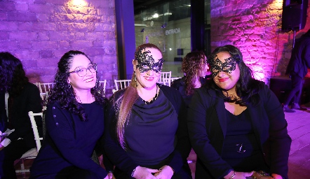  Elisa Grimaldo, Sonia Doce y Lucy García.