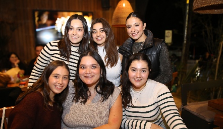  Paola Humara, Renata Flores, Ana Luisa Aranda, Aranza Carrillo, Viviana Martínez y Jimena Navarro.