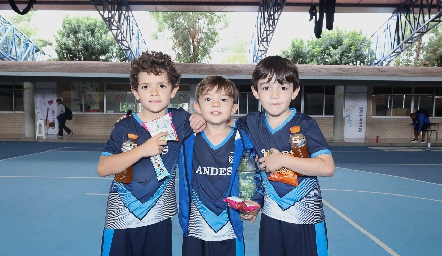  Andrés, Ricardo y Marcelo.
