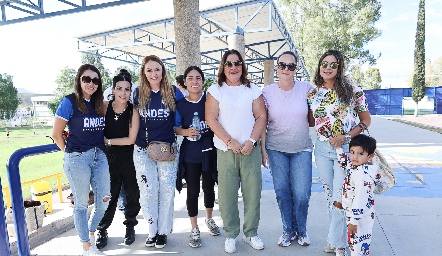  Mamás apoyando a sus hijos.