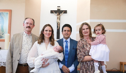  Sergio Velasco, Cecilia Velasco, Mauricio Bandín, Regina Bandín y Carmen de Velasco y con Regina.