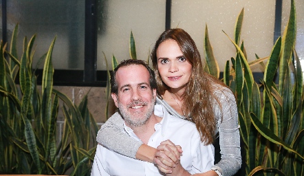  Miriam García con su esposo Herbert Trampe.