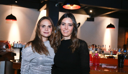  Miriam García y Gaby Labastida.