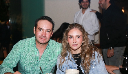  Ernesto Araiza y María Mora.