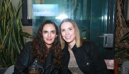  Mariana Vivanco y Paty García.