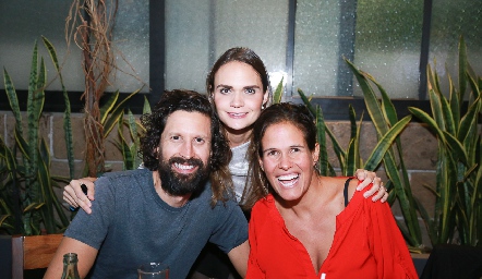  Andrés Jiménez, Miriam García  y Carla Trampe.