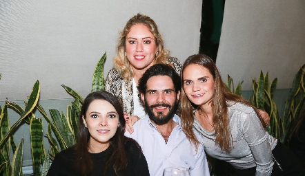  Miriam Ortiz, Daniela Jonguitud, Anuar Zarur y Miriam García.