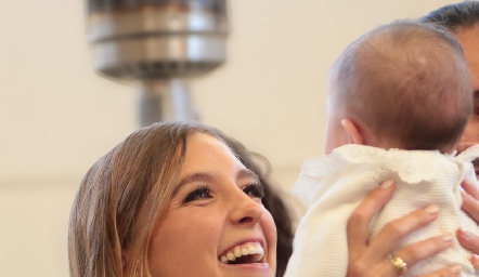  Paulina Martínez con su hija Carola.