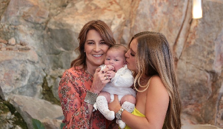  Claudia Garza, Paulina Martínez y Carola Alcalde.